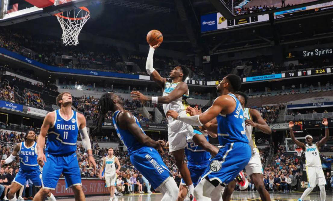 关于表现优异首场状态出色，雄鹿观众沸腾！，字母哥重返赛场观众掌声雷动的信息