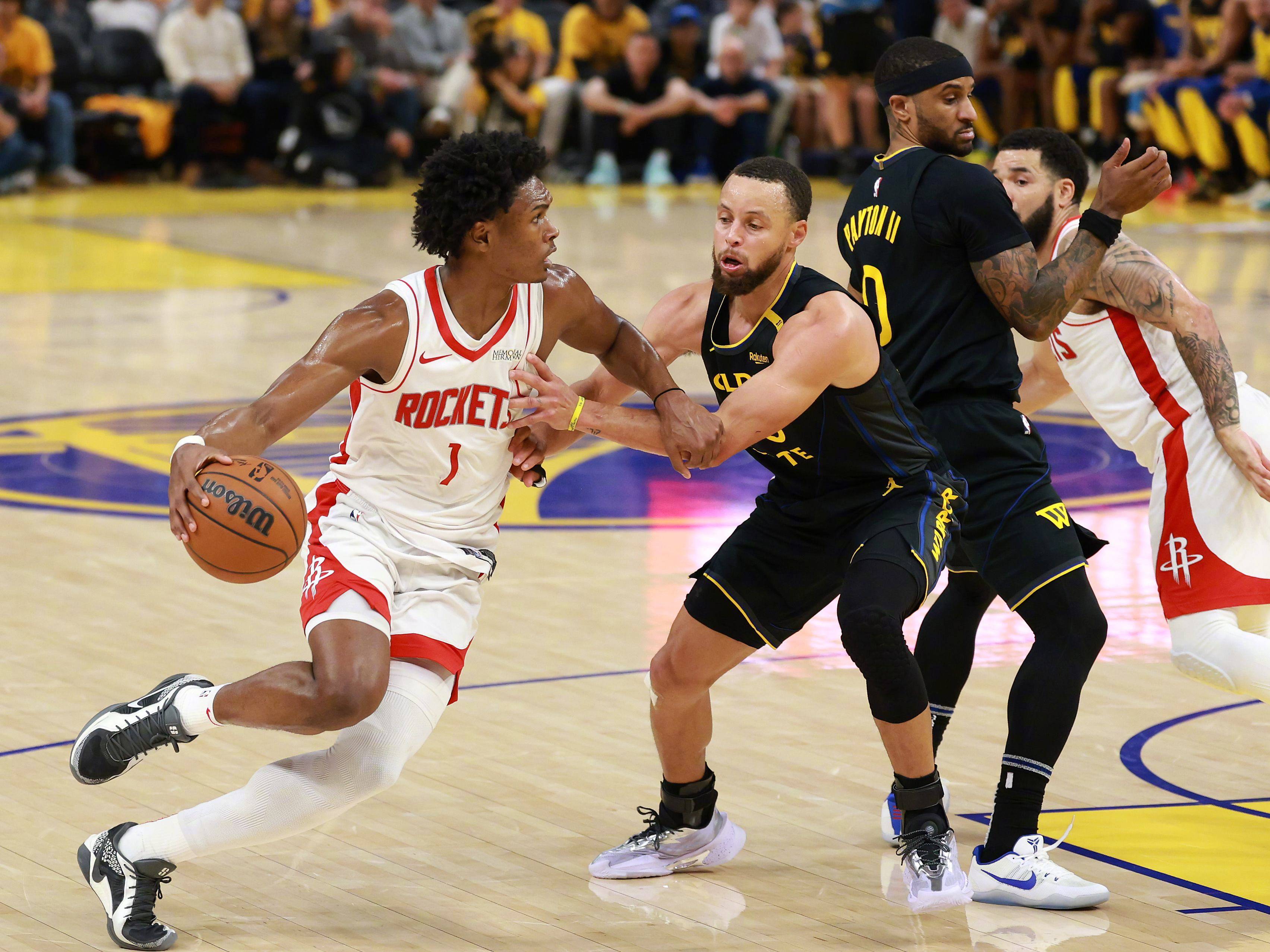 包含NBA季后赛抢七大战对决在即！皇家马德里演练定位球，洛杉矶湖人密集防守应对的词条